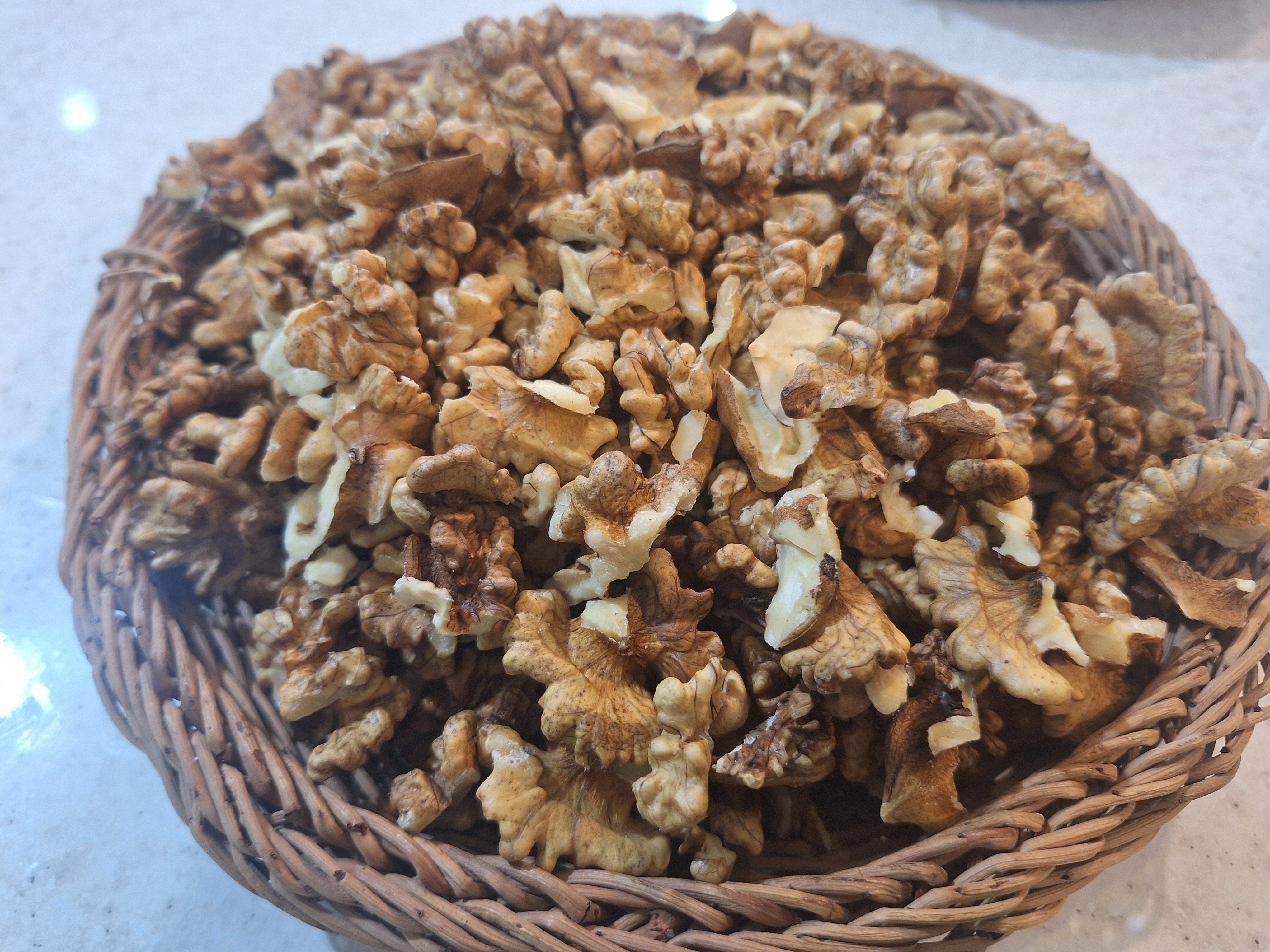 مغز گردو خورشتی؛ سوغات و محصول محلی سی‌سخت